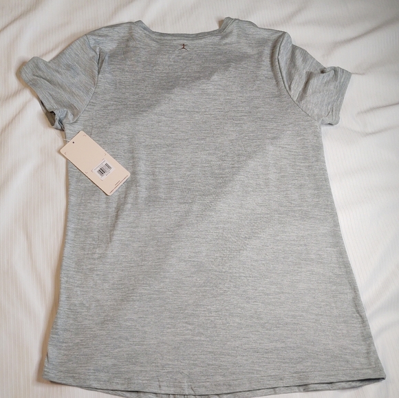 NWT Danskin Grey Short Sleeve Tee Shirt Size Large - Picture 4 of 6